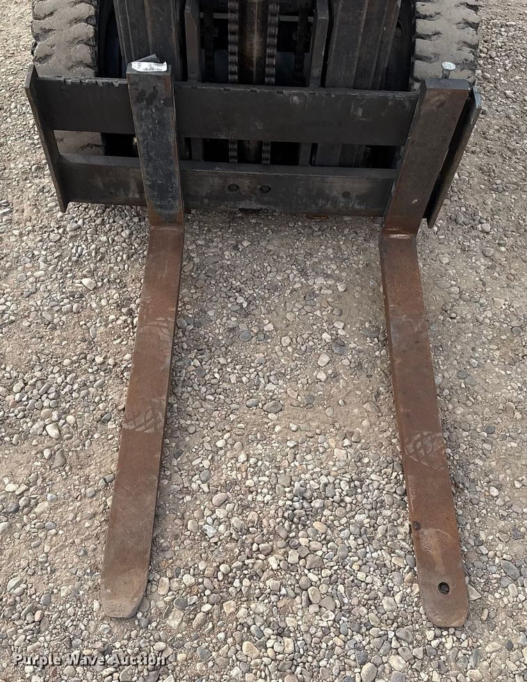 image for item EP2554 Clark GPS25MB forklift