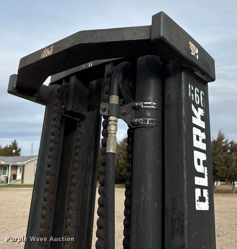 image for item EP2554 Clark GPS25MB forklift