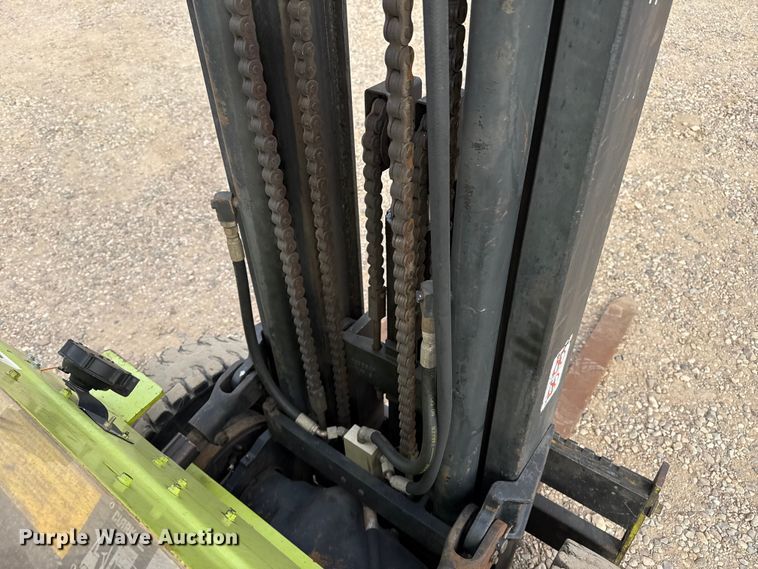 image for item EP2554 Clark GPS25MB forklift