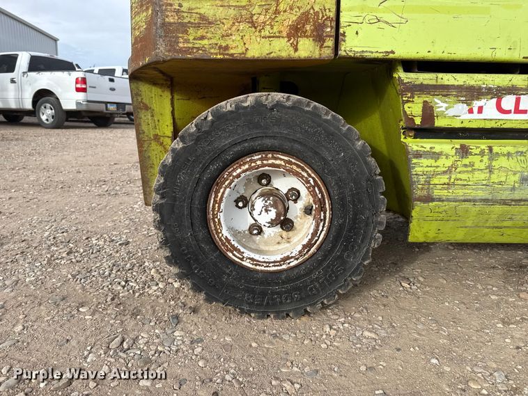 image for item EP2554 Clark GPS25MB forklift