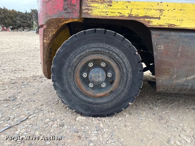 image for item EP2555 Hyster H30XM forklift