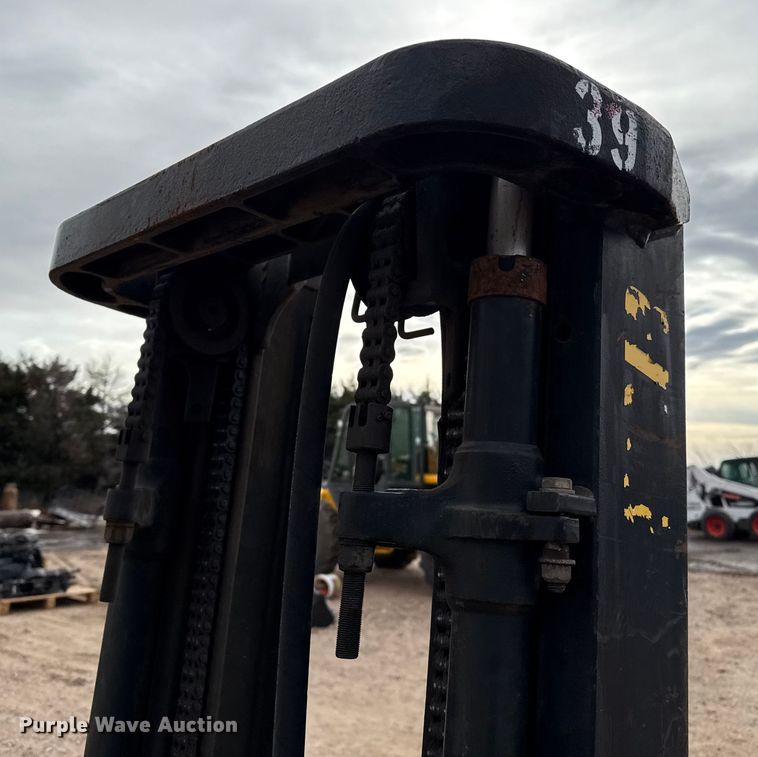 image for item EP2557 Hyster H30XM forklift