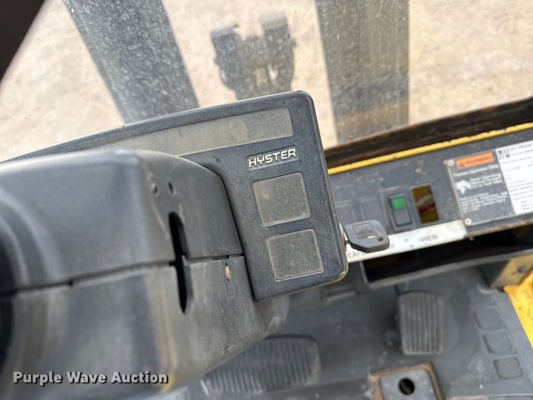 image for item EP2557 Hyster H30XM forklift