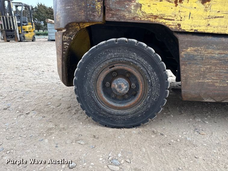 image for item EP2557 Hyster H30XM forklift