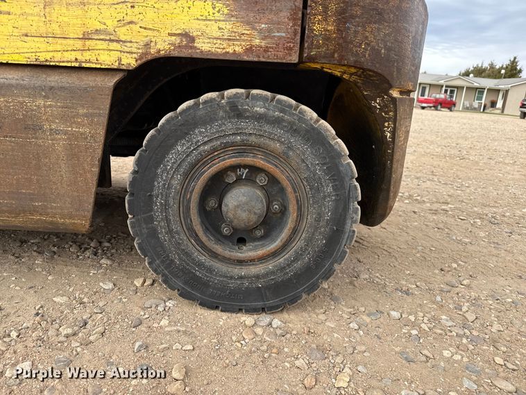 image for item EP2557 Hyster H30XM forklift