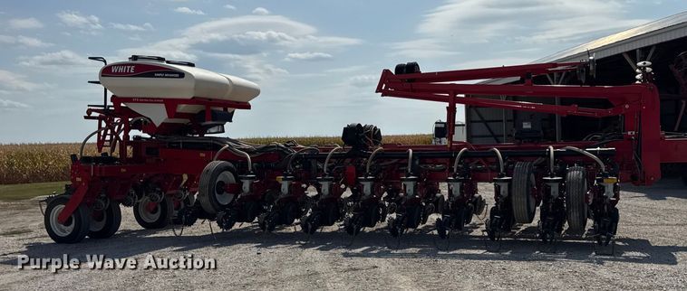 image for item ER0051 Agco White Challenger 8800 planter