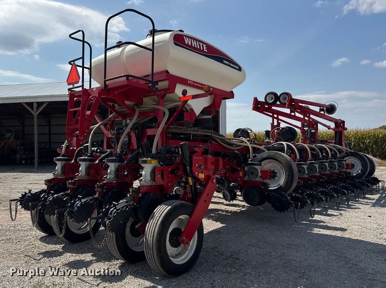 image for item ER0051 Agco White Challenger 8800 planter