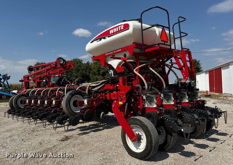 image for item ER0051 Agco White Challenger 8800 planter