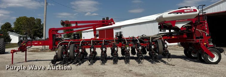 image for item ER0051 Agco White Challenger 8800 planter
