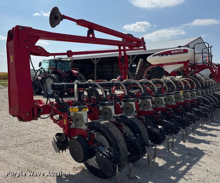 image for item ER0051 Agco White Challenger 8800 planter