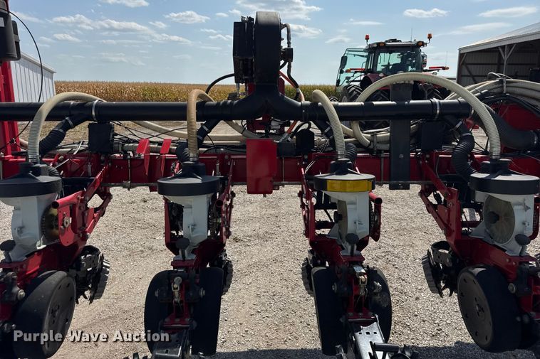 image for item ER0051 Agco White Challenger 8800 planter