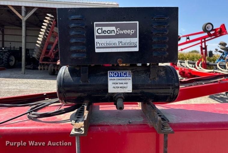 image for item ER0051 Agco White Challenger 8800 planter