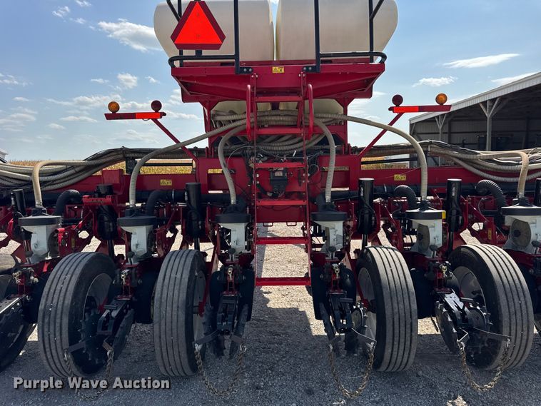 image for item ER0051 Agco White Challenger 8800 planter