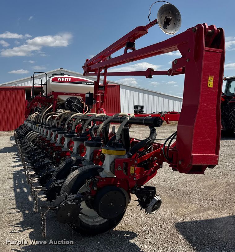image for item ER0051 Agco White Challenger 8800 planter