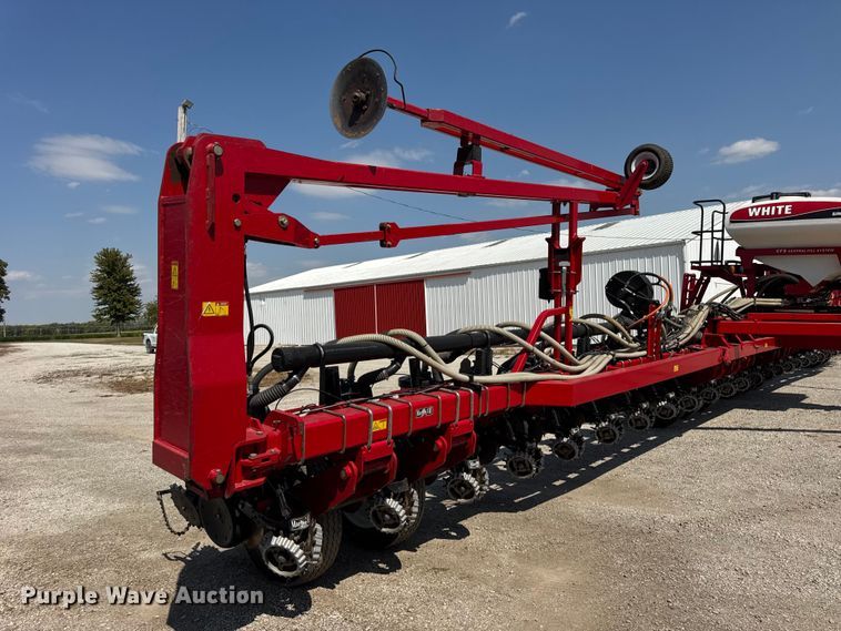 image for item ER0051 Agco White Challenger 8800 planter
