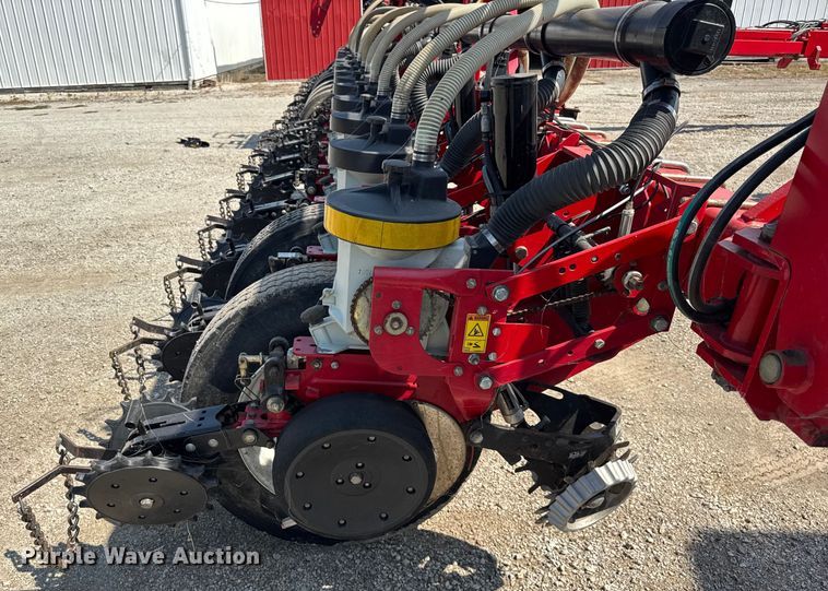 image for item ER0051 Agco White Challenger 8800 planter