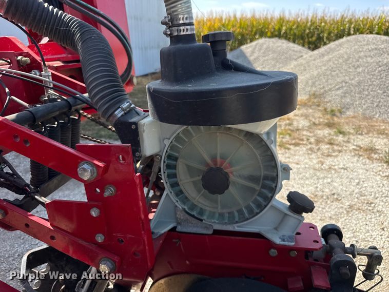 image for item ER0051 Agco White Challenger 8800 planter