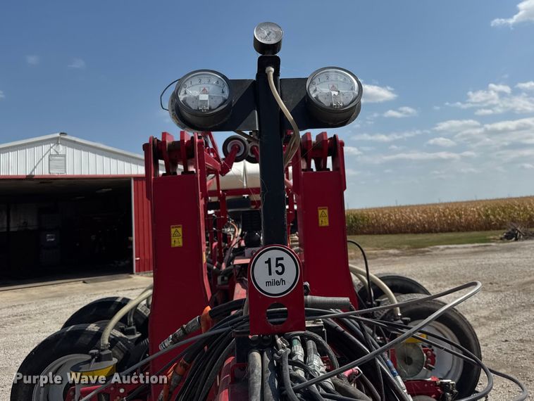 image for item ER0051 Agco White Challenger 8800 planter