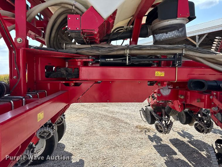 image for item ER0051 Agco White Challenger 8800 planter