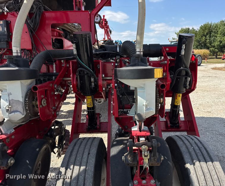 image for item ER0051 Agco White Challenger 8800 planter