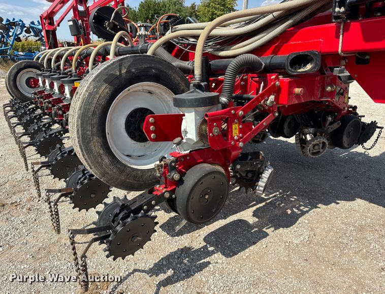 image for item ER0051 Agco White Challenger 8800 planter