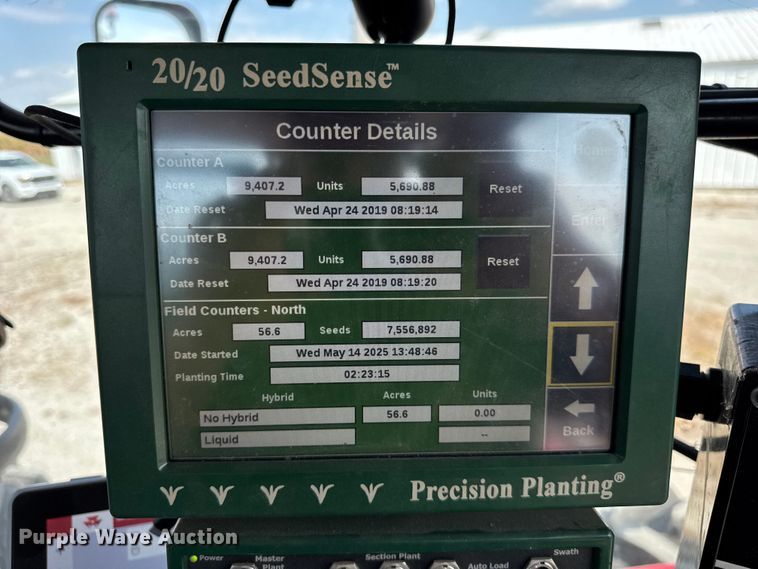 image for item ER0051 Agco White Challenger 8800 planter