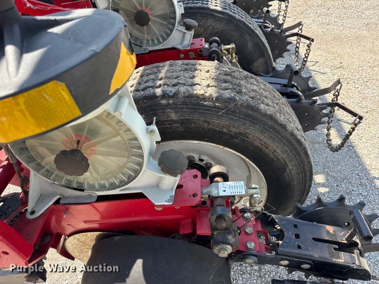 image for item ER0051 Agco White Challenger 8800 planter