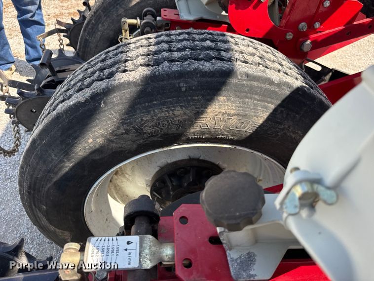 image for item ER0051 Agco White Challenger 8800 planter