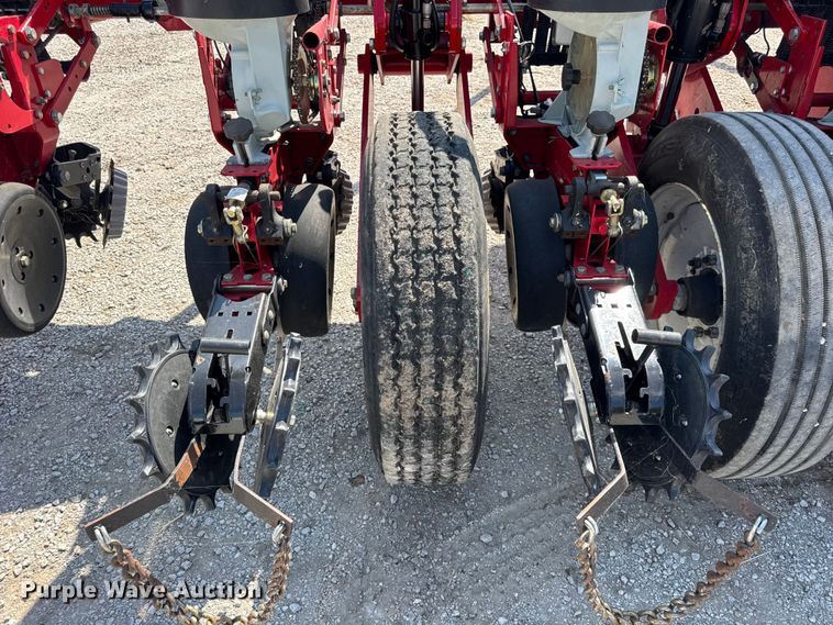 image for item ER0051 Agco White Challenger 8800 planter