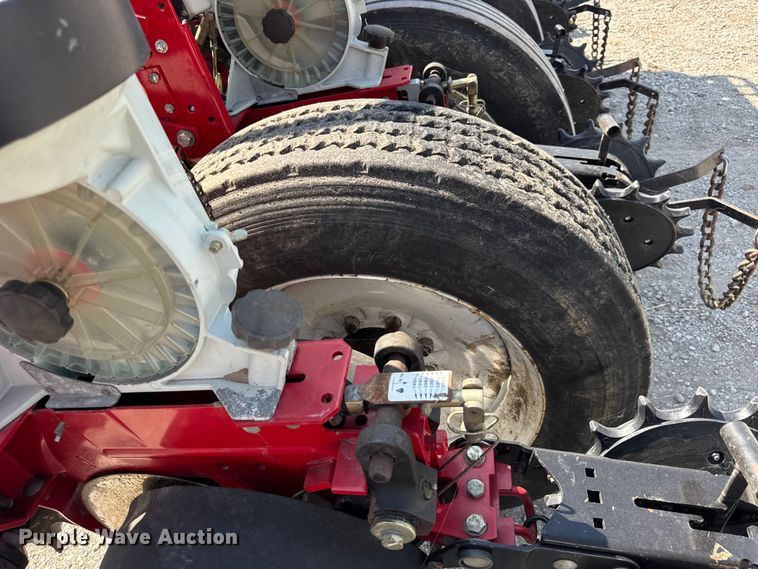 image for item ER0051 Agco White Challenger 8800 planter