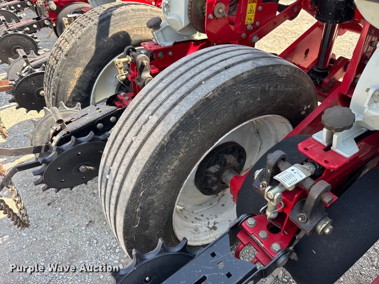 image for item ER0051 Agco White Challenger 8800 planter