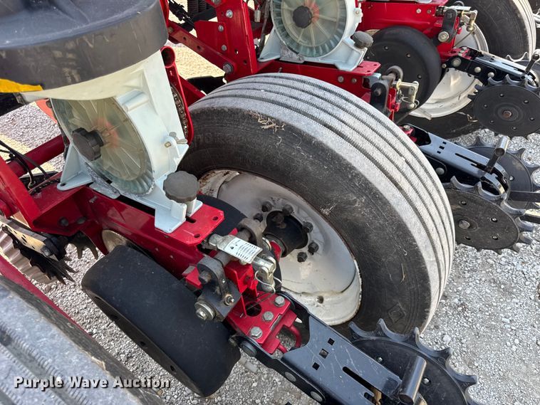 image for item ER0051 Agco White Challenger 8800 planter