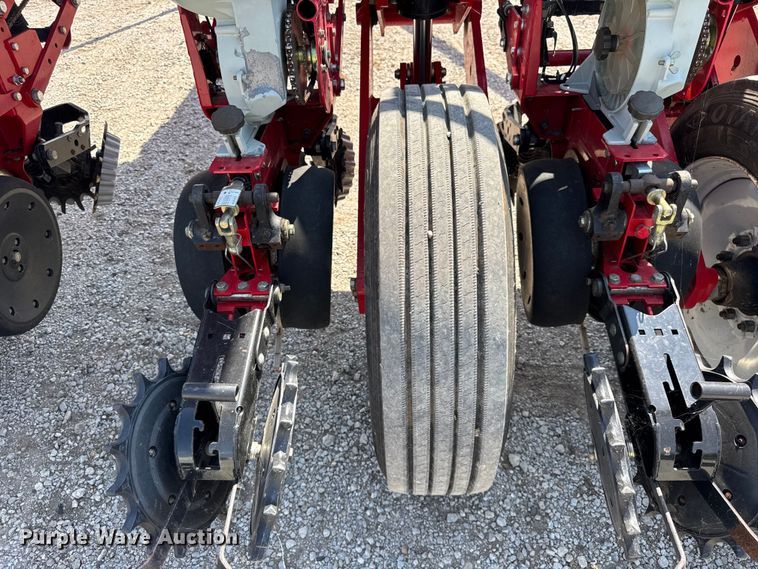 image for item ER0051 Agco White Challenger 8800 planter