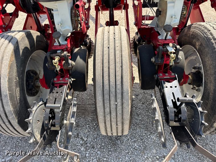 image for item ER0051 Agco White Challenger 8800 planter