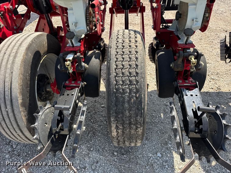 image for item ER0051 Agco White Challenger 8800 planter