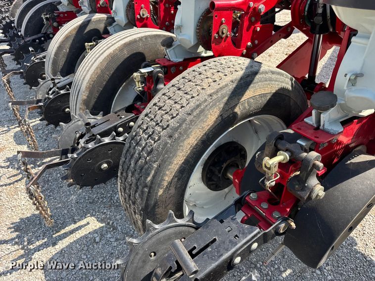 image for item ER0051 Agco White Challenger 8800 planter