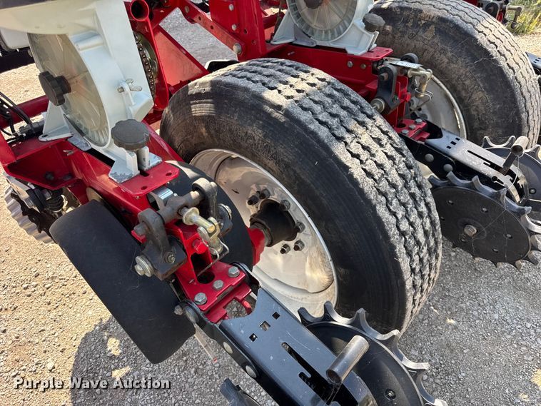 image for item ER0051 Agco White Challenger 8800 planter