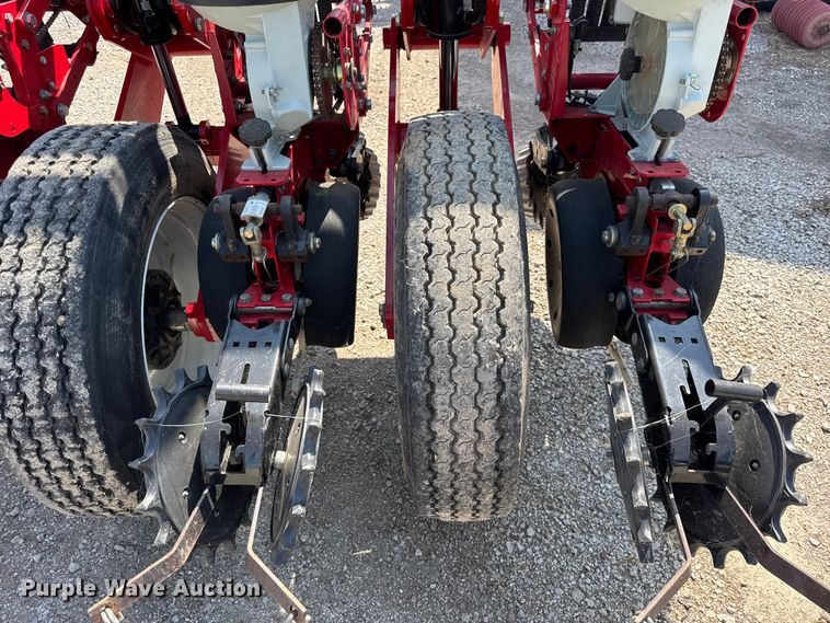 image for item ER0051 Agco White Challenger 8800 planter