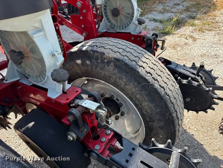 image for item ER0051 Agco White Challenger 8800 planter