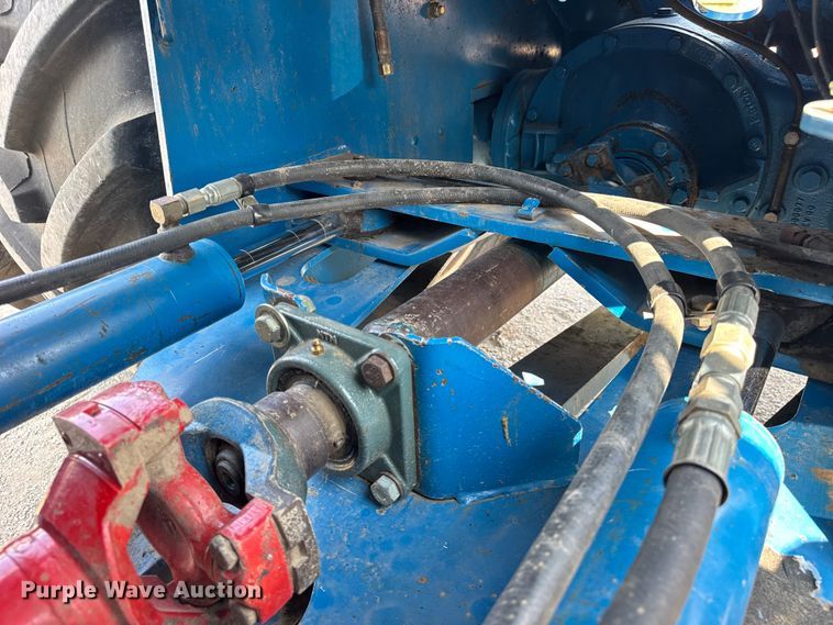 image for item ER0052 2000 New Holland 9884 4WD tractor