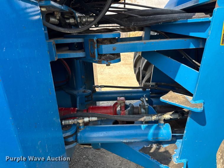 image for item ER0052 2000 New Holland 9884 4WD tractor