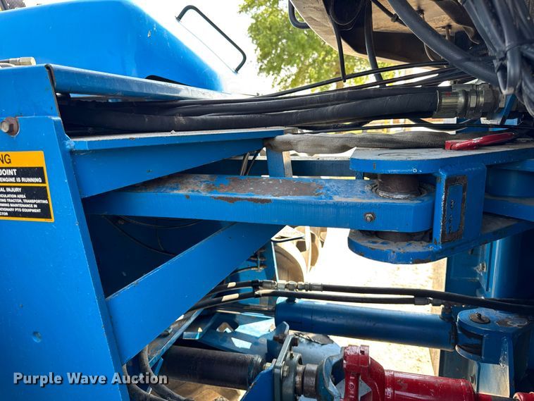 image for item ER0052 2000 New Holland 9884 4WD tractor