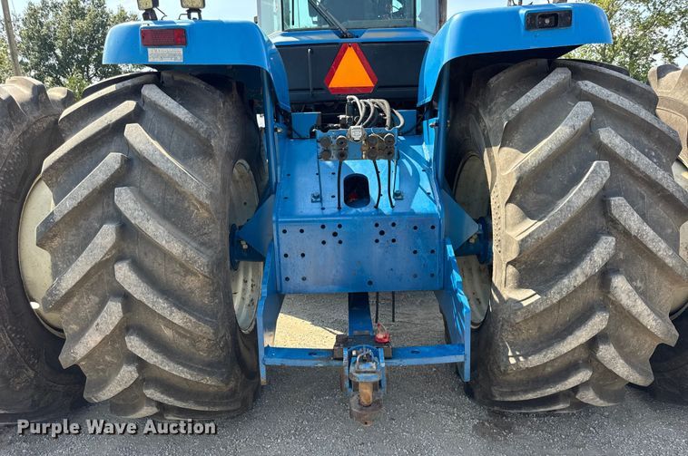 image for item ER0052 2000 New Holland 9884 4WD tractor