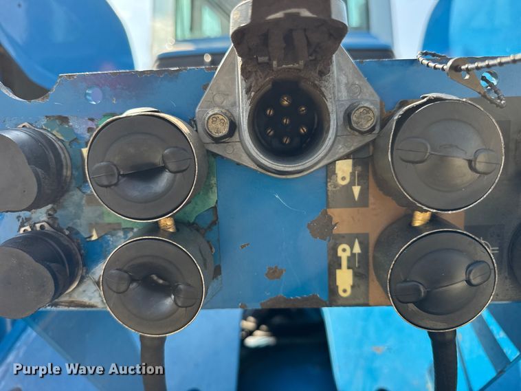 image for item ER0052 2000 New Holland 9884 4WD tractor