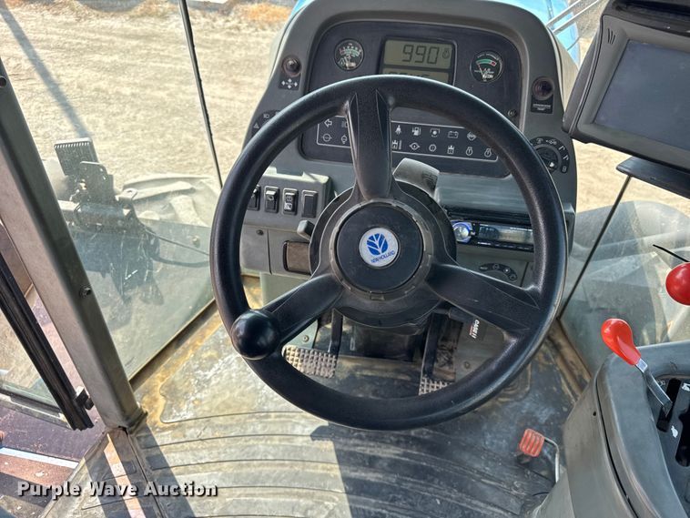 image for item ER0052 2000 New Holland 9884 4WD tractor