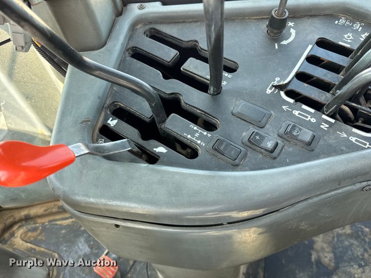 image for item ER0052 2000 New Holland 9884 4WD tractor