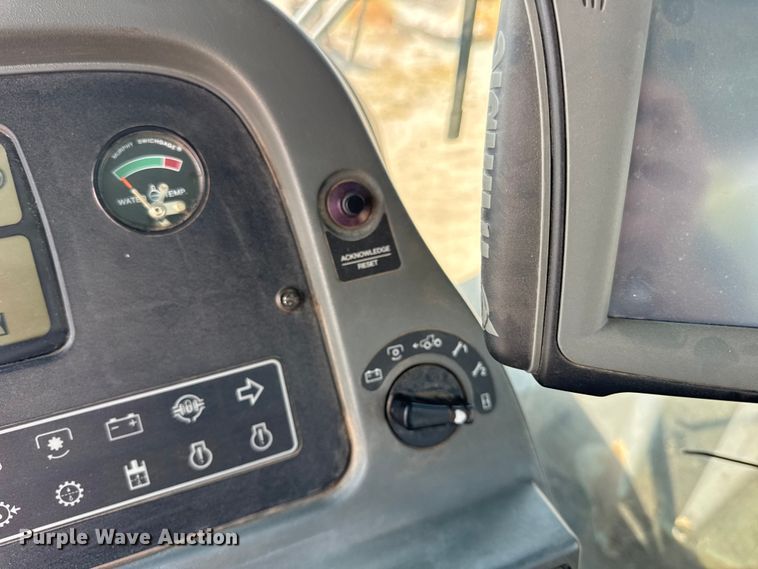 image for item ER0052 2000 New Holland 9884 4WD tractor