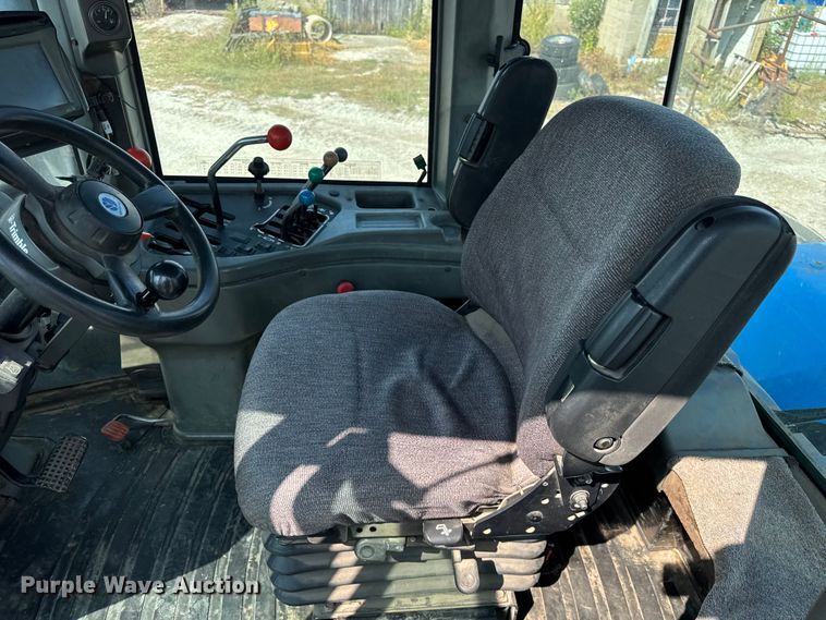 image for item ER0052 2000 New Holland 9884 4WD tractor