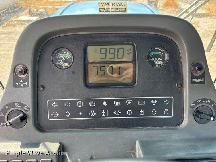 image for item ER0052 2000 New Holland 9884 4WD tractor