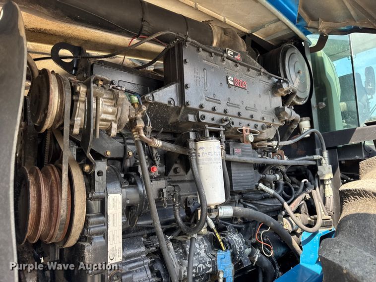 image for item ER0052 2000 New Holland 9884 4WD tractor